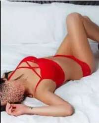 Taksim'deki Sıcak Kızıl Saçlı Olgun Escort, Zarif ve Bakımlı